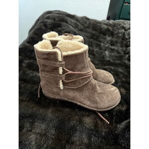 UGG Women's Caspia Apre Ski Boot Size 10 Brown Suede Shearling Sheepskin Sherpa